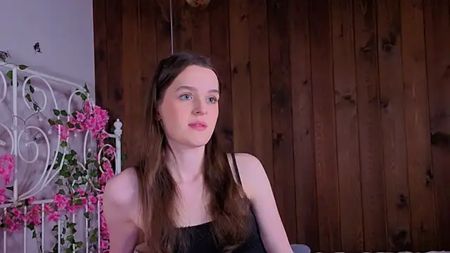 BritneySabeiha's cam snapshot