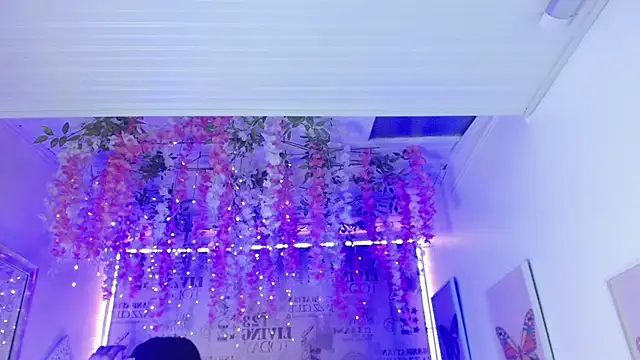 Sweet_Rabbitss's cam snapshot