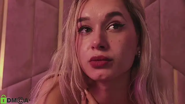 MaeveDream's cam snapshot