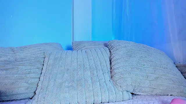 EmilyWithe's cam snapshot