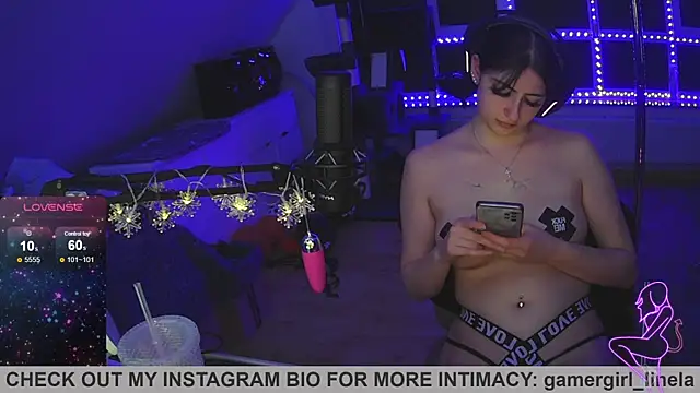 Gamergirl-Linela live sex cam