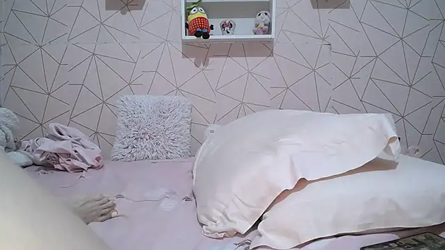 Irresistible24 live sex cam