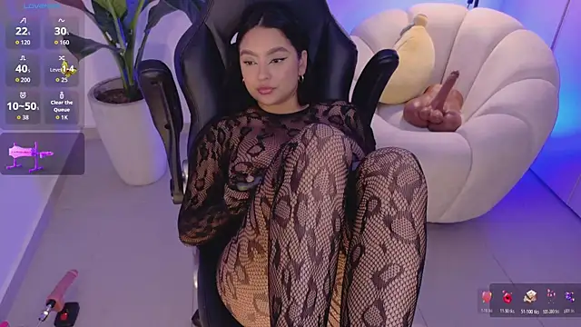 sarawinstone's cam snapshot