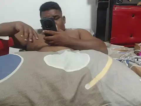 PONSE_LATINO live sex cam