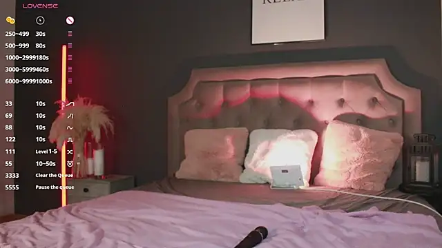 MiuMiuSasha's cam snapshot