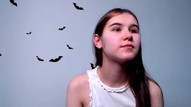 litle_owl's cam snapshot