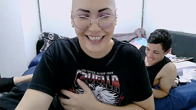 luxandracon23's cam snapshot