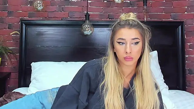 ChristynaRoss live sex cam