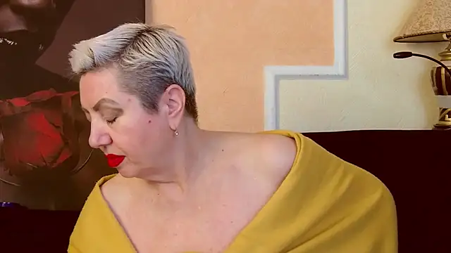 LadyPosh live sex cam