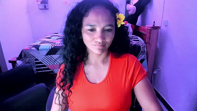 rayza_mature_154's cam snapshot