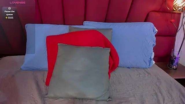 Lucia_Guzman1's cam snapshot