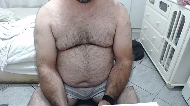 MysterBearMG live sex cam