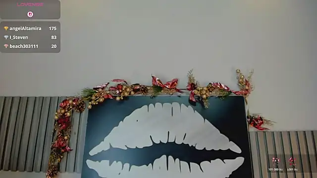 HelenaCole-'s cam snapshot