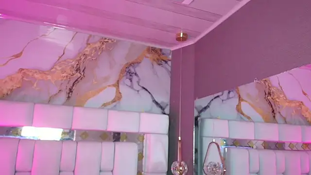 sara_lane_'s cam snapshot