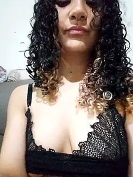 Camilla-23y live sex cam