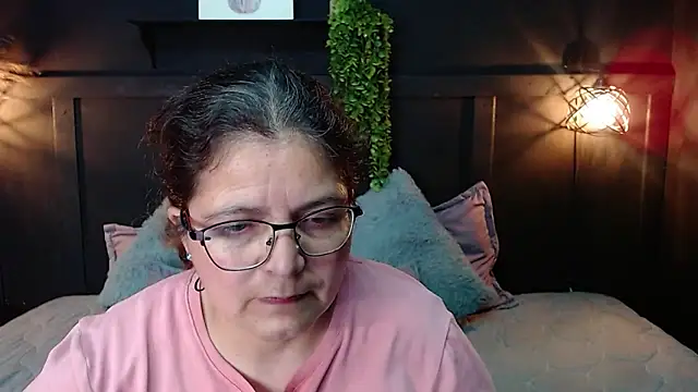 Linda_banks_'s cam snapshot