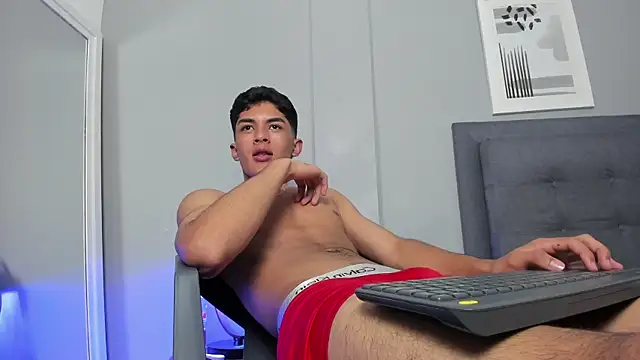 Tylerffoxx live sex cam