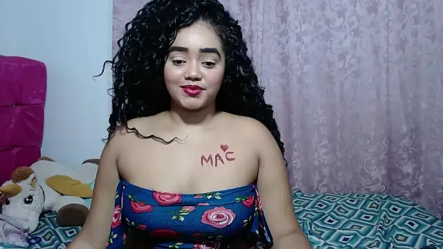 kiara_milf_'s cam snapshot