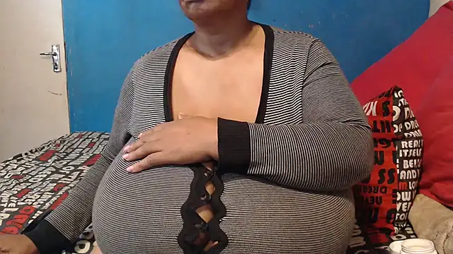 CUTEFIRMMELONSS's cam snapshot