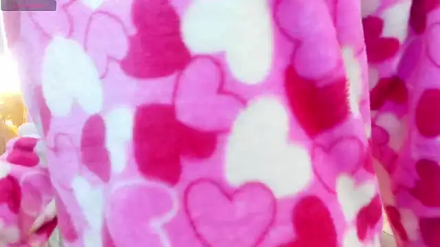 Daphne_Fox_'s cam snapshot