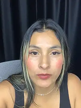 Cami_Leon2's cam snapshot