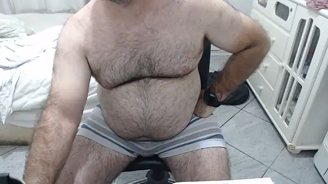 MysterBearMG live sex cam