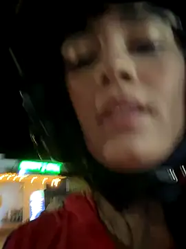 Miiafoxxx live sex cam