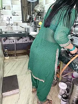 PRIYA_22 live sex cam