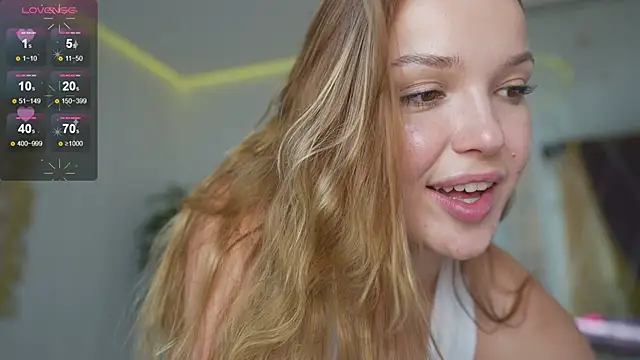 PeachyLina live sex cam