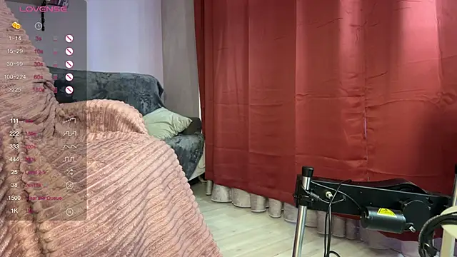 XtraHotX live sex cam