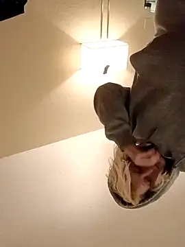 KITTYBOOBOOFUXX's cam snapshot