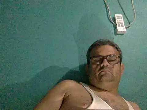 Katracho6969's cam snapshot