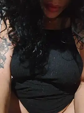 Flora-latin-girl's cam snapshot