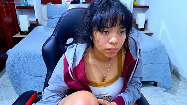 laureentt_'s cam snapshot