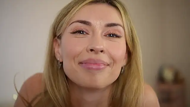 MayaRayy's cam snapshot