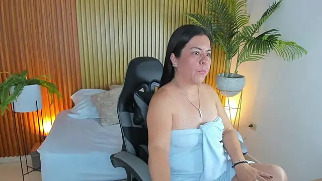 nahia_13's cam snapshot