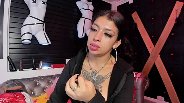 TeennNaugthy18's cam snapshot