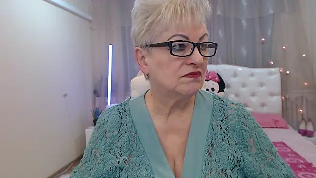 KayleSmoll's cam snapshot