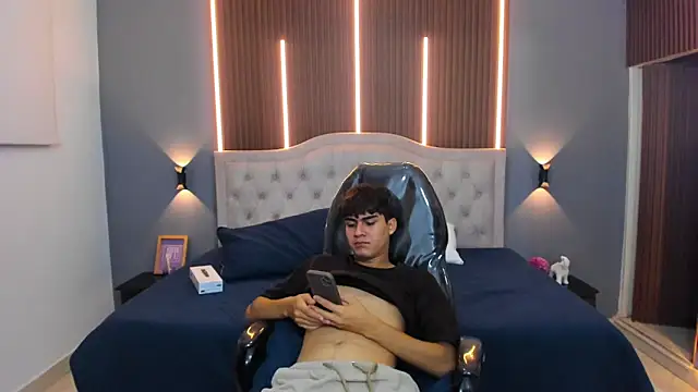 Tommy18__ live sex cam