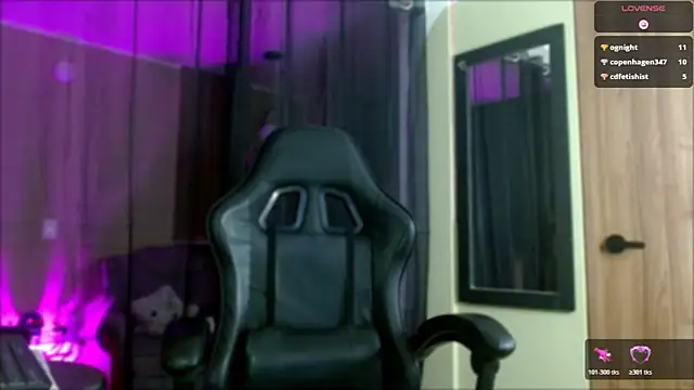 tevenwhiite live sex cam