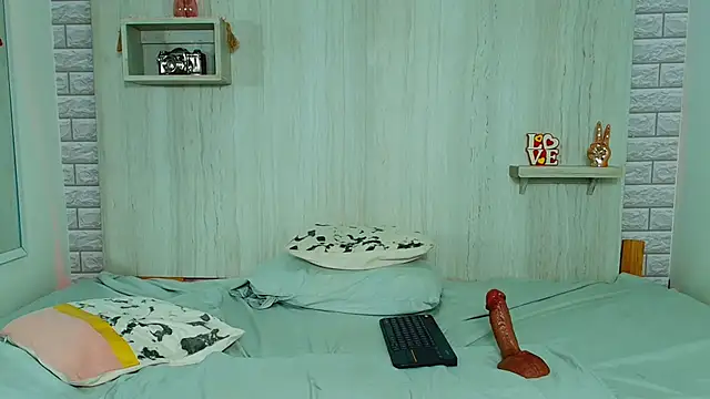 KATY_LOWERY's cam snapshot