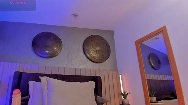 NaishaFord_1's cam snapshot