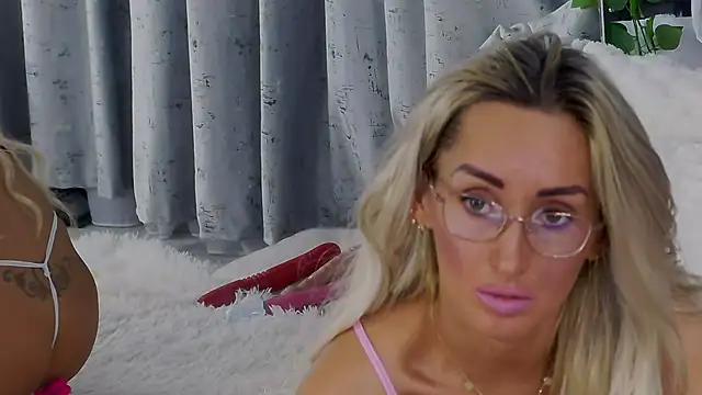 IsabelleEthan live sex cam