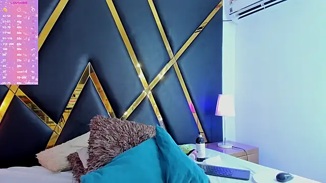 MadiisonGrey_'s cam snapshot