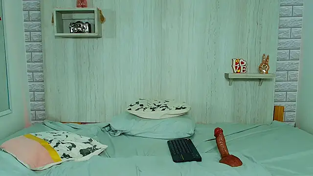 KATY_LOWERY's cam snapshot