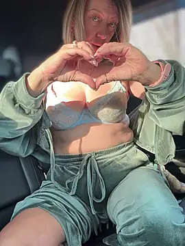 Milena-MilfaXXX's cam snapshot