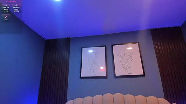 Violet_Throat's cam snapshot