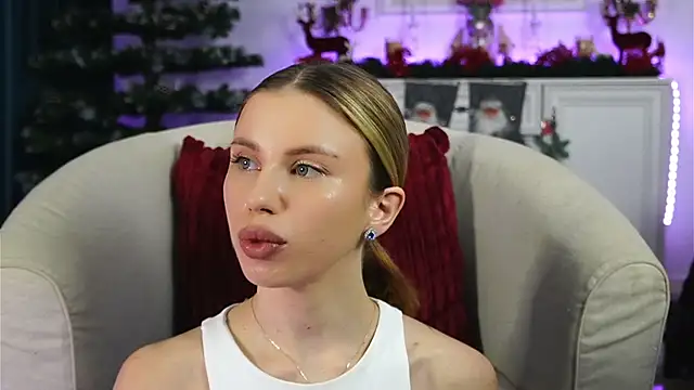 ivyleague_'s cam snapshot