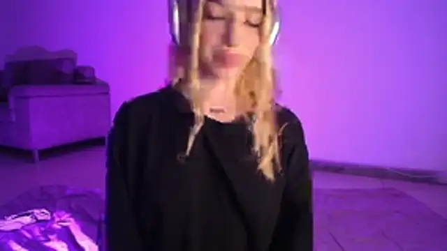 Alina_Lee_t's cam snapshot