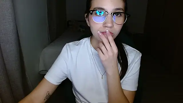 mia__lopez_'s cam snapshot